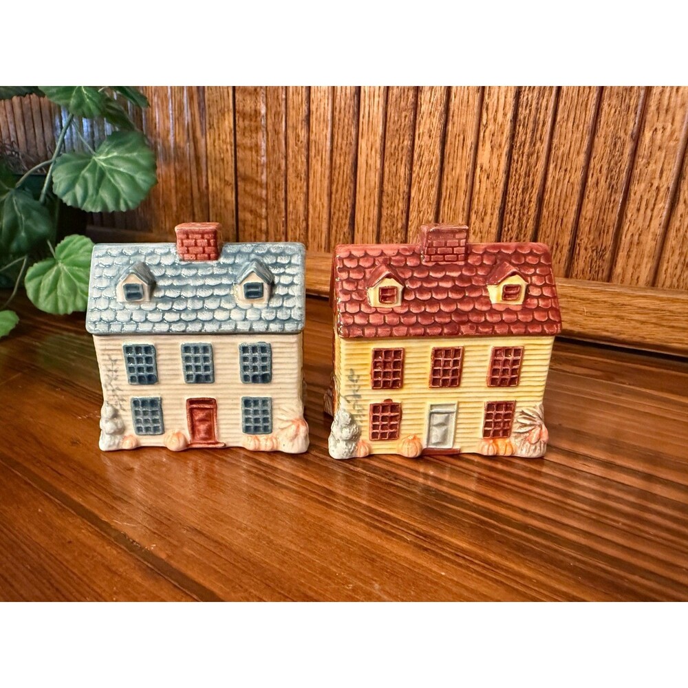 Vintage House Cottage Salt & Pepper Shakers Pair HMK Sri Lanka Ceramic